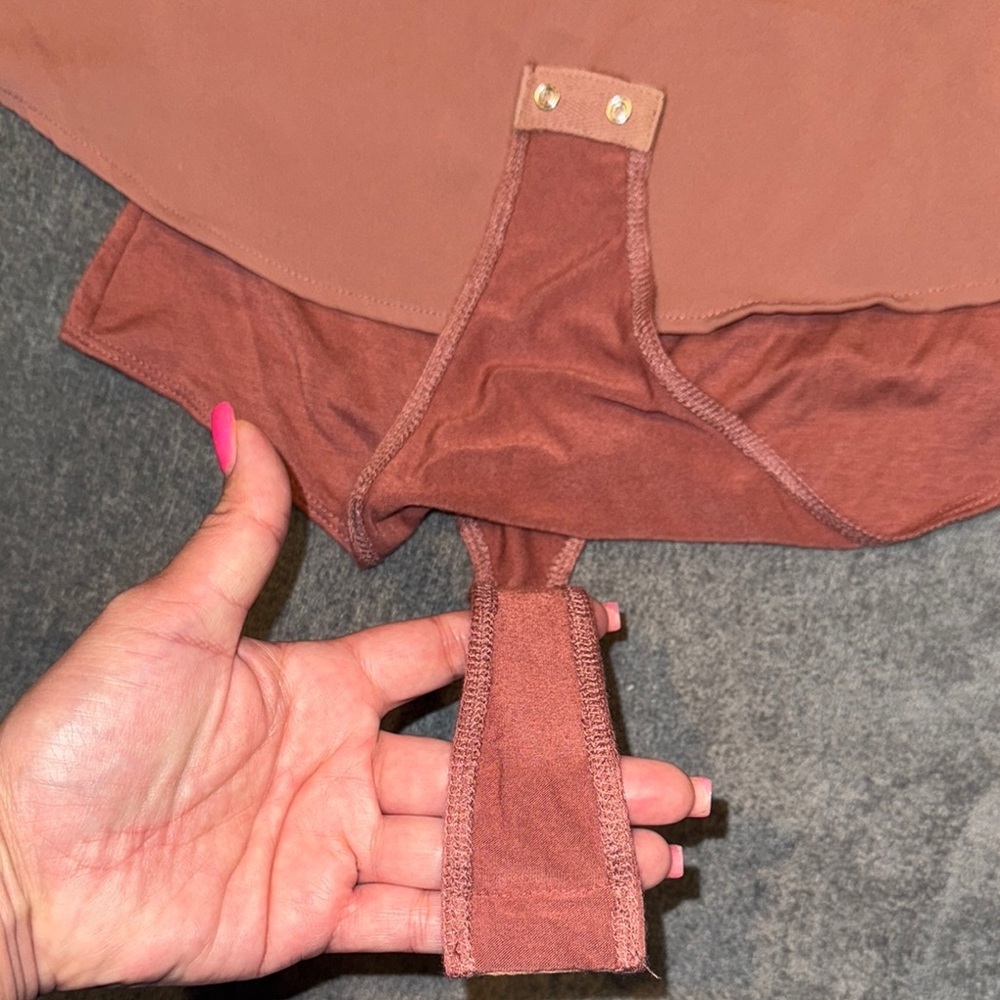 Lelis- One-Shoulder mauve color Bodysuit size Small - Picture 9 of 12